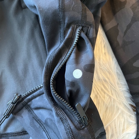 Lululemon Define athleisure, athletic, Gorp core, Camouflage Jacket - Picture 7 of 13